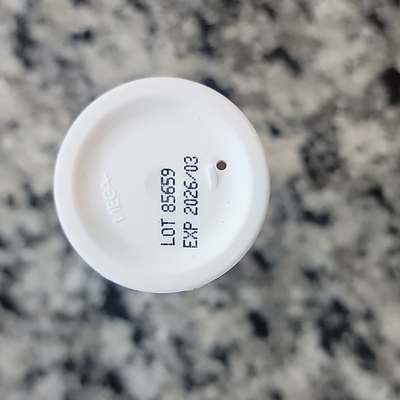 Elta MD UV Clear Broad Spectrum SPF 46 Facial Sunscreen 1.7oz NEW Exp: 03/2026 - Picture 4 of 7